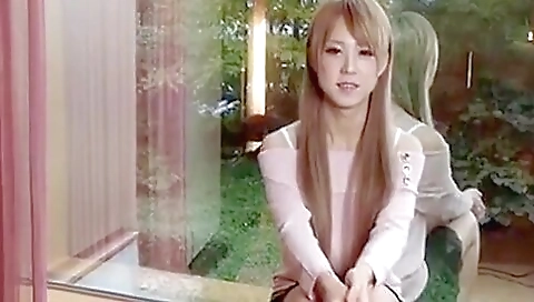 Asian blonde strips off her clothes to enjoy the best of her body