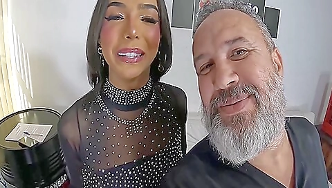 Latina ass pierced in the ass in amateur anal video