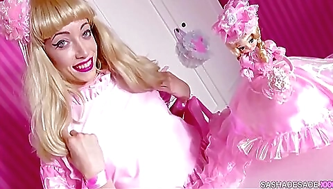 Blonde teen is going to have a good time with her stepdaddy