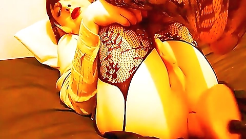 Belle en noir et blanc adore être dans l'analyse de son propre anal