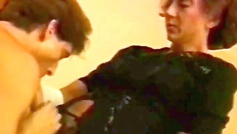 Horny mature babe gets her ass filled up in stockings