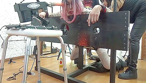 Slutty blonde girl with a kinky fetish gives a hard blowjob